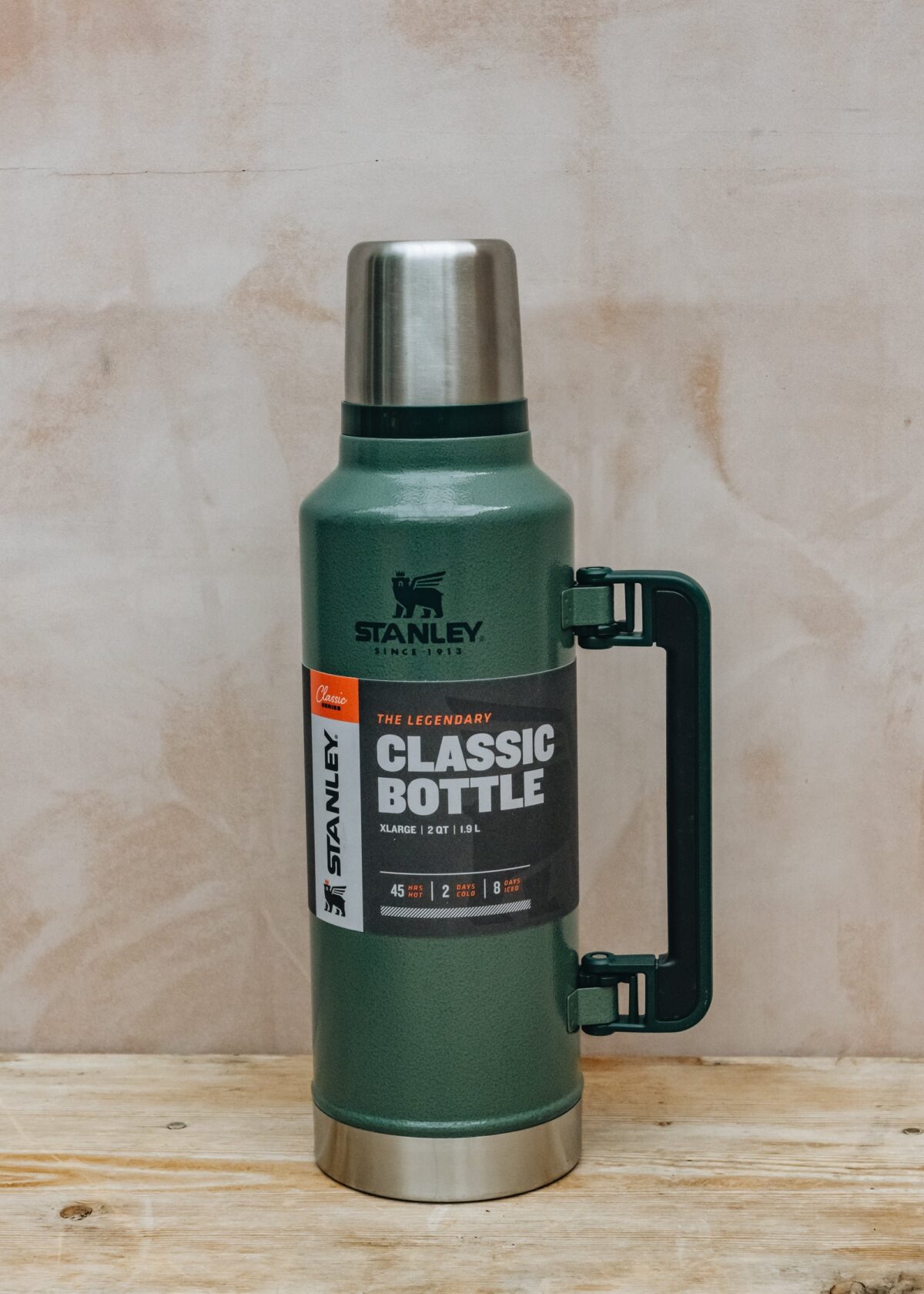فلاسک استنلی ۲٫۳ لیتر Stanley Classic Bottle 2.3 L